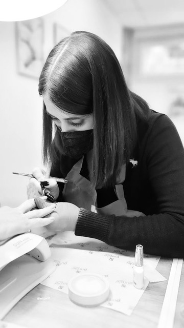 formation prothésiste ongulaire Sarreguemines – formation onglerie Sarreguemines Forbach Saint-Avold Bitche Creutzwald – formation initiale prothésie ongulaire Moselle Est – formation perfectionnement onglerie Sarreguemines Moselle Est – formation Nail Art onglerie Sarreguemines – formation privée onglerie Sarreguemines Moselle Est – calendrier formations onglerie Moselle Est – planning formation prothésie ongulaire Sarreguemines – dates formation onglerie financée Moselle Est – centre de formation onglerie Sarreguemines Qualiopi – cours prothésie ongulaire Moselle Est – atelier Nail Art Sarreguemines Moselle Est – coaching privé onglerie Sarreguemines – formation certifiée Qualiopi onglerie Moselle Est – matériel professionnel formation onglerie Sarreguemines – kit démarrage prothésie ongulaire Sarreguemines Moselle Est – salle de formation onglerie Moselle Est – élève en formation onglerie Sarreguemines – démonstration technique prothésie ongulaire Sarreguemines – résultats formation onglerie avant après Moselle Est