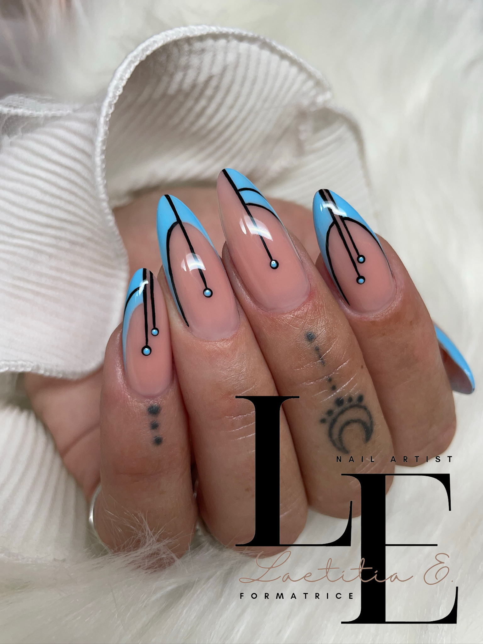 formation prothésiste ongulaire Sarreguemines – formation onglerie Sarreguemines Forbach Saint-Avold Bitche Creutzwald – formation initiale prothésie ongulaire Moselle Est – formation perfectionnement onglerie Sarreguemines Moselle Est – formation Nail Art onglerie Sarreguemines – formation privée onglerie Sarreguemines Moselle Est – calendrier formations onglerie Moselle Est – planning formation prothésie ongulaire Sarreguemines – dates formation onglerie financée Moselle Est – centre de formation onglerie Sarreguemines Qualiopi – cours prothésie ongulaire Moselle Est – atelier Nail Art Sarreguemines Moselle Est – coaching privé onglerie Sarreguemines – formation certifiée Qualiopi onglerie Moselle Est – matériel professionnel formation onglerie Sarreguemines – kit démarrage prothésie ongulaire Sarreguemines Moselle Est – salle de formation onglerie Moselle Est – élève en formation onglerie Sarreguemines – démonstration technique prothésie ongulaire Sarreguemines – résultats formation onglerie avant après Moselle Est